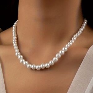 Classic Pearl necklace